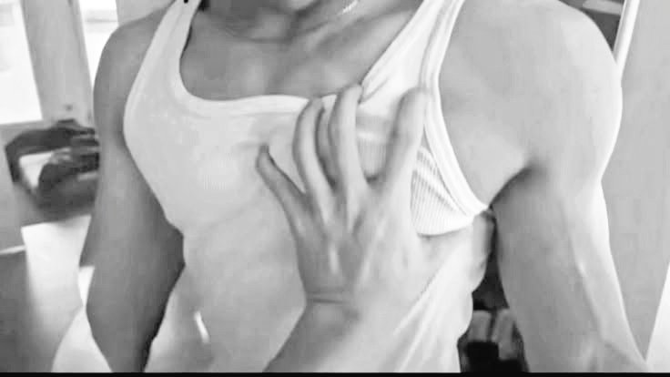 ♱ 𝑨rtem. tweet media