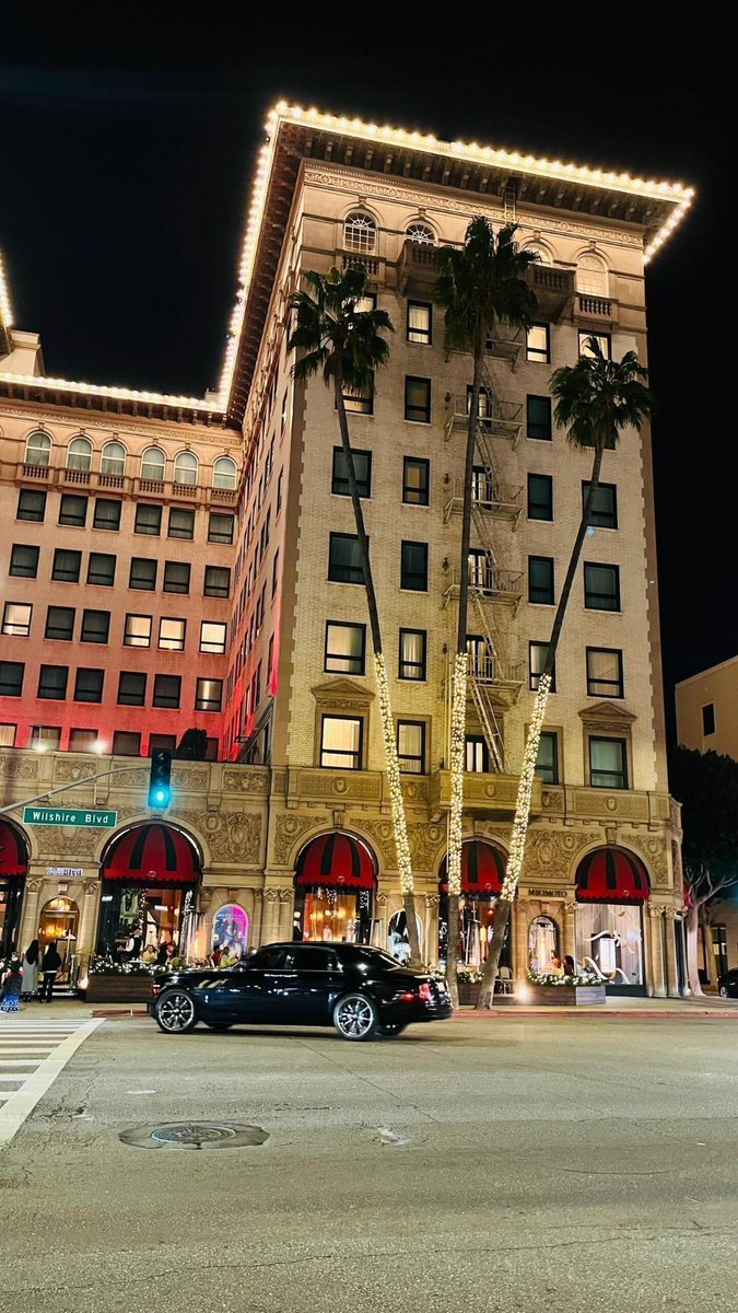 AMCNeedham's tweet photo. At night, the city settles into this quiet rhythm that feels almost intentional 🌙 The lights trace the edges of this old building, slowly, calmly, and somehow it carries more presence in the dark than it ever does during the day. https://t.co/26OvgiTQFm