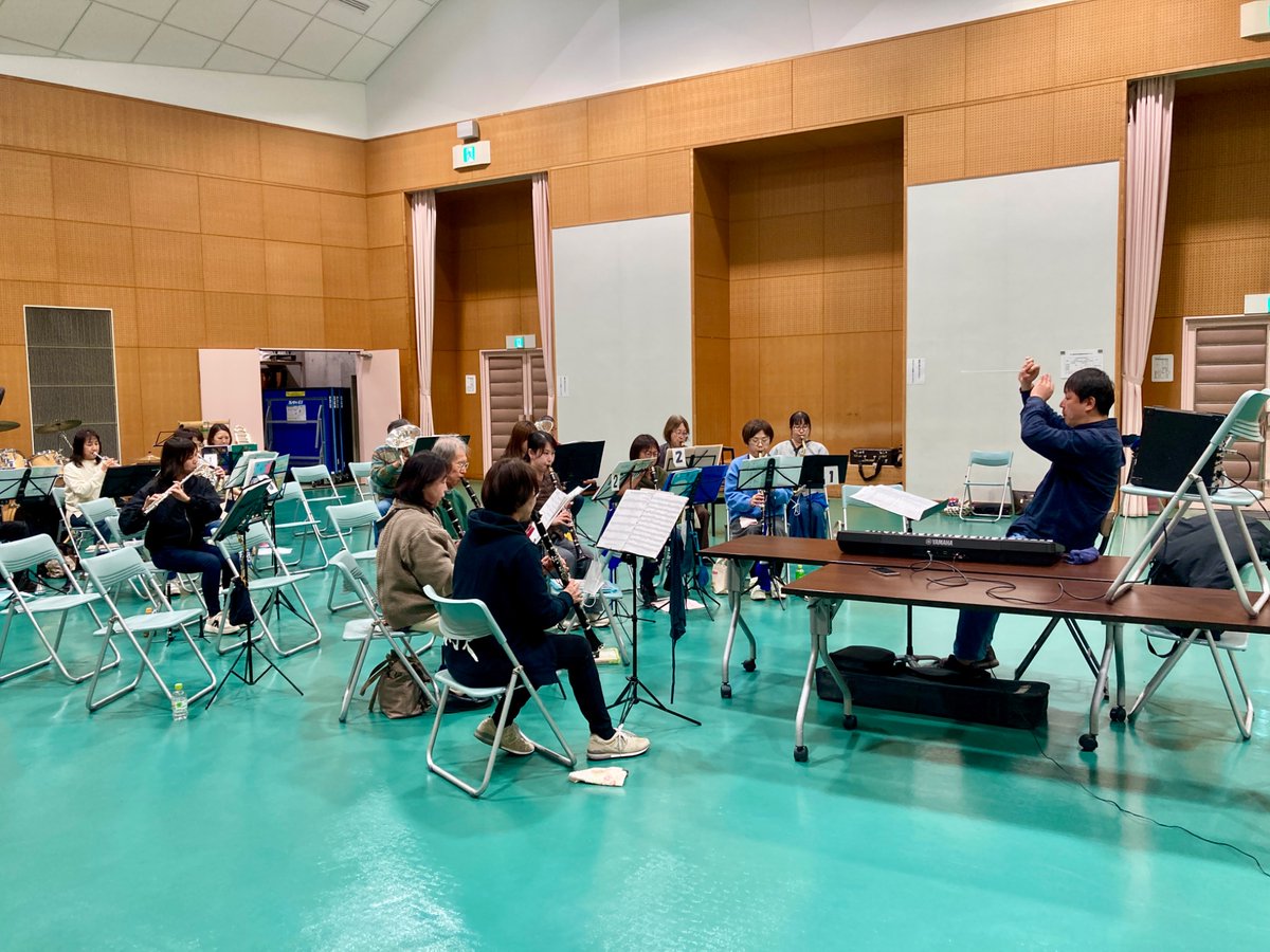 Obu_wo's tweet photo. 本番まであと3日！
昨晩の合奏練習では通し練習を交えつつ各パートの細かい修正、テンポの見直し等を行いました。
いよいよ3/15(日)13:30~#大府市吹ファミリーコンサート@おおぶ文化交流の杜allobuこもれびホール開演です。
楽しい参加型企画もあります。是非お越し下さい♪ https://t.co/rtTX2mVl4G