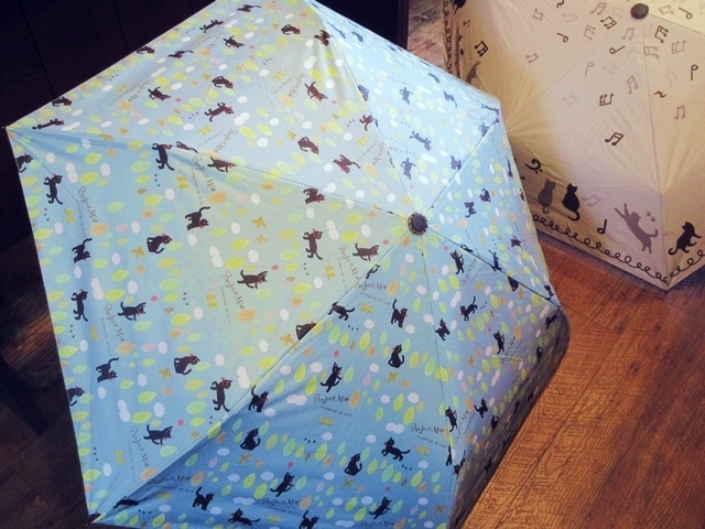 【新着】折りたたみ傘
音符🎵とリーフ🍃🍂
晴雨兼用です。