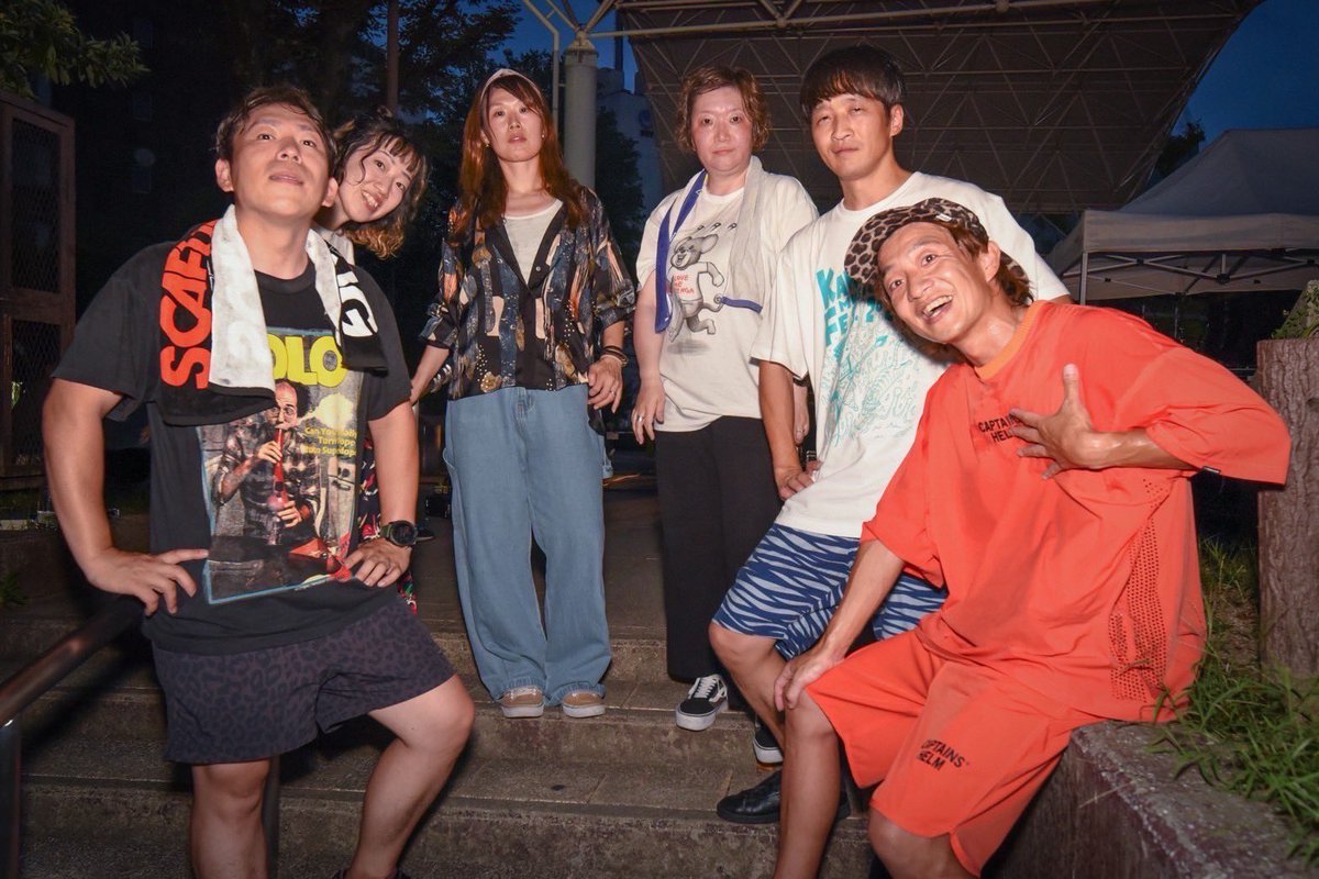 【いよいよ明日開催です♫】
明日のイベントにて、
GB2、Teen☆Teen × SECOND STREET、ゴーカートモンキーの3バンドがLIVE中に、
それぞれが選んだfunnySkashの楽曲を1曲披露してくださいます♫

何の曲を演奏するかは、funnySkashメンバーも知りません！

皆様も、是非楽しみにしていてください🎤