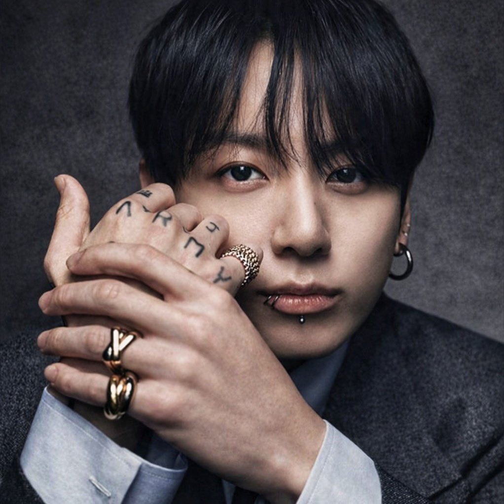 jungkovtae's tweet photo. face card https://t.co/7YMll40vZ3