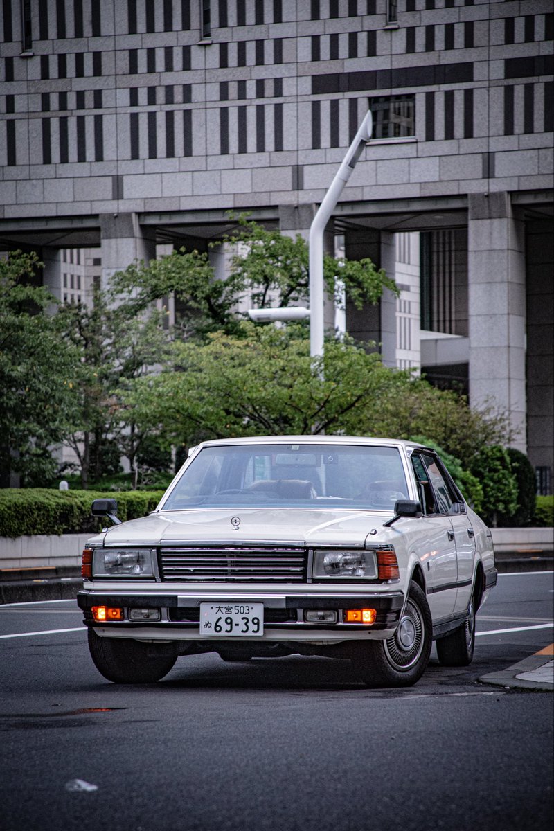 我が430

日産に鍵複製お願いしようとしたら、全く話が通じなかった…

430って言ってるのにY30などに何度も言い直されて、Yよりも前と言ってるのに話しが噛み合わさなすぎた😇

メカもサービスも430を誰も知らなくてここはほんとに日産の正規ディーラーなのか疑うレベル笑
#グロリア430 #日産