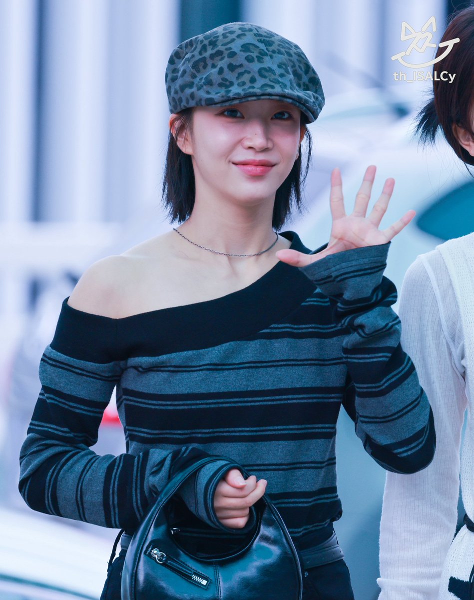 th_ISALCy tweet media