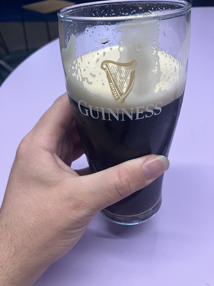 shadowfan198's tweet image. Having a #pint of #Guinness in the #pub #HavingAPint #FridayAfternoon #Parviz_Sabeti_Hero_of_Iran #InThePub