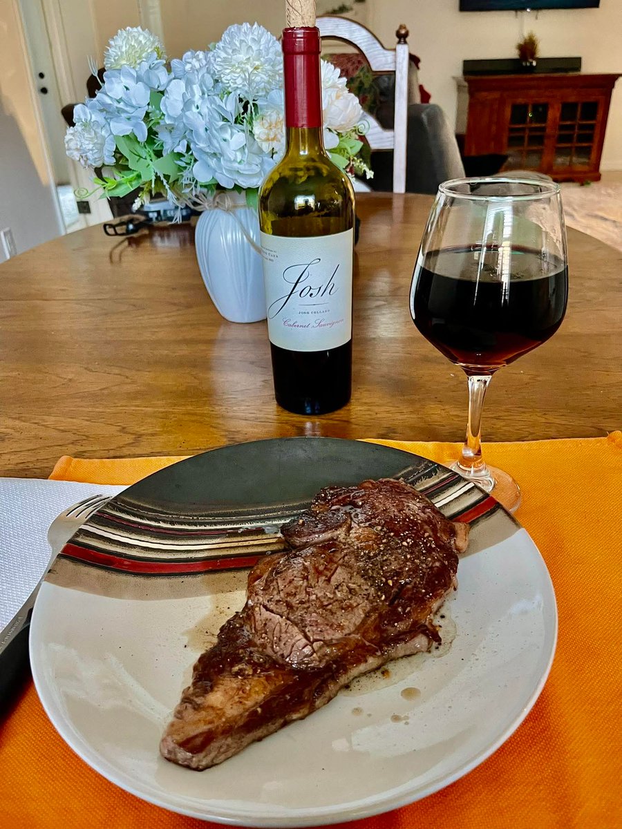 Lauren Devereaux tweet media