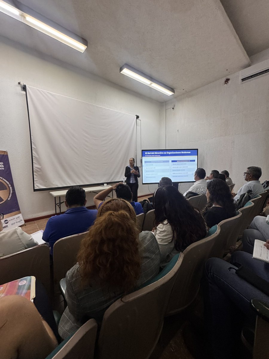 Hoy comienzo la Maestría en Alta Dirección.

Tomé esta decisión con un propósito claro: seguir preparándome para fortalecer mis negocios, tomar mejores decisiones y construir proyectos cada vez más sólidos.

Se vienen meses de mucho estudio, reflexión y nuevas ideas. 🫰🏻