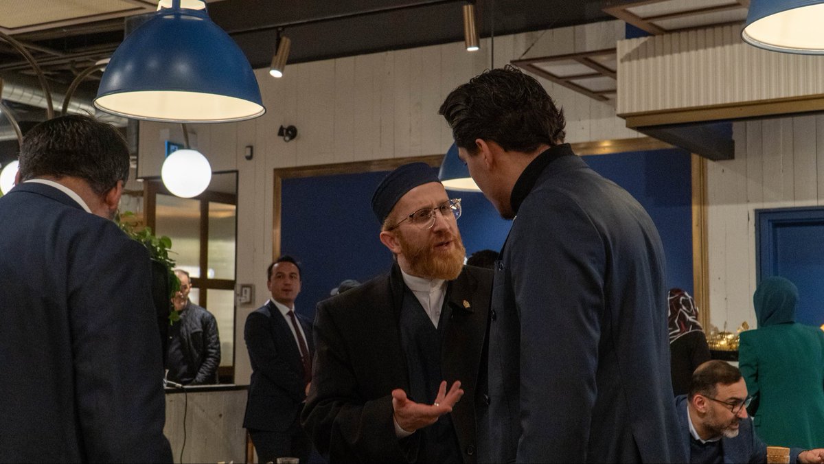 T.C. Toronto Başkonsolosluğu ve Diyanet Canada tarafından gerçekleştirilen Geleneksel İftar Programı’na katılım sağladık.

T.C. Toronto Başkonsolosu Sayın Can Yoldaş ve Ottawa Din Hizmetleri Müşaviri Sayın Mustafa Selim Yılmaz olmak üzere emeği geçen herkese teşekkür ederiz.