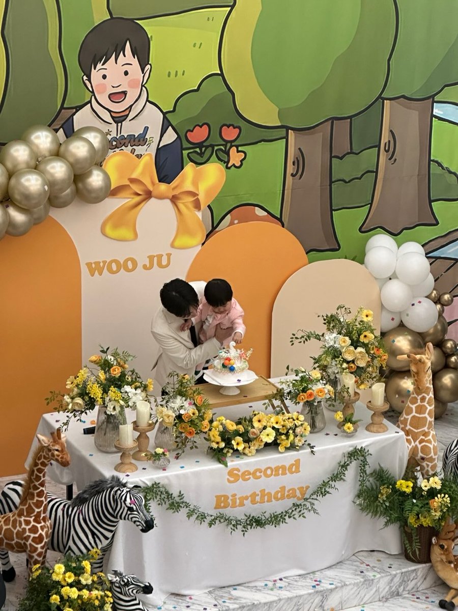 TheAnnyeongOppa's tweet image. "I thought Woo Joo belonged only to us, but Woo Joo belongs to everyone." -Sun Tae Hyung 🩷

📷: inhyuk_bb &amp;amp; jeongeuiyam

#OurUniverse #BaeInHyuk #RohJeongEui #ParkYooHo