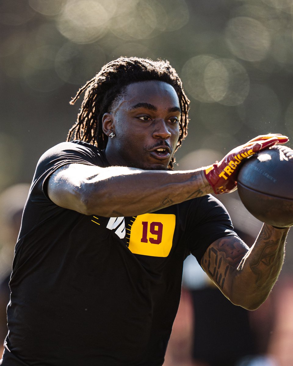 USC Football ✌️ tweet media