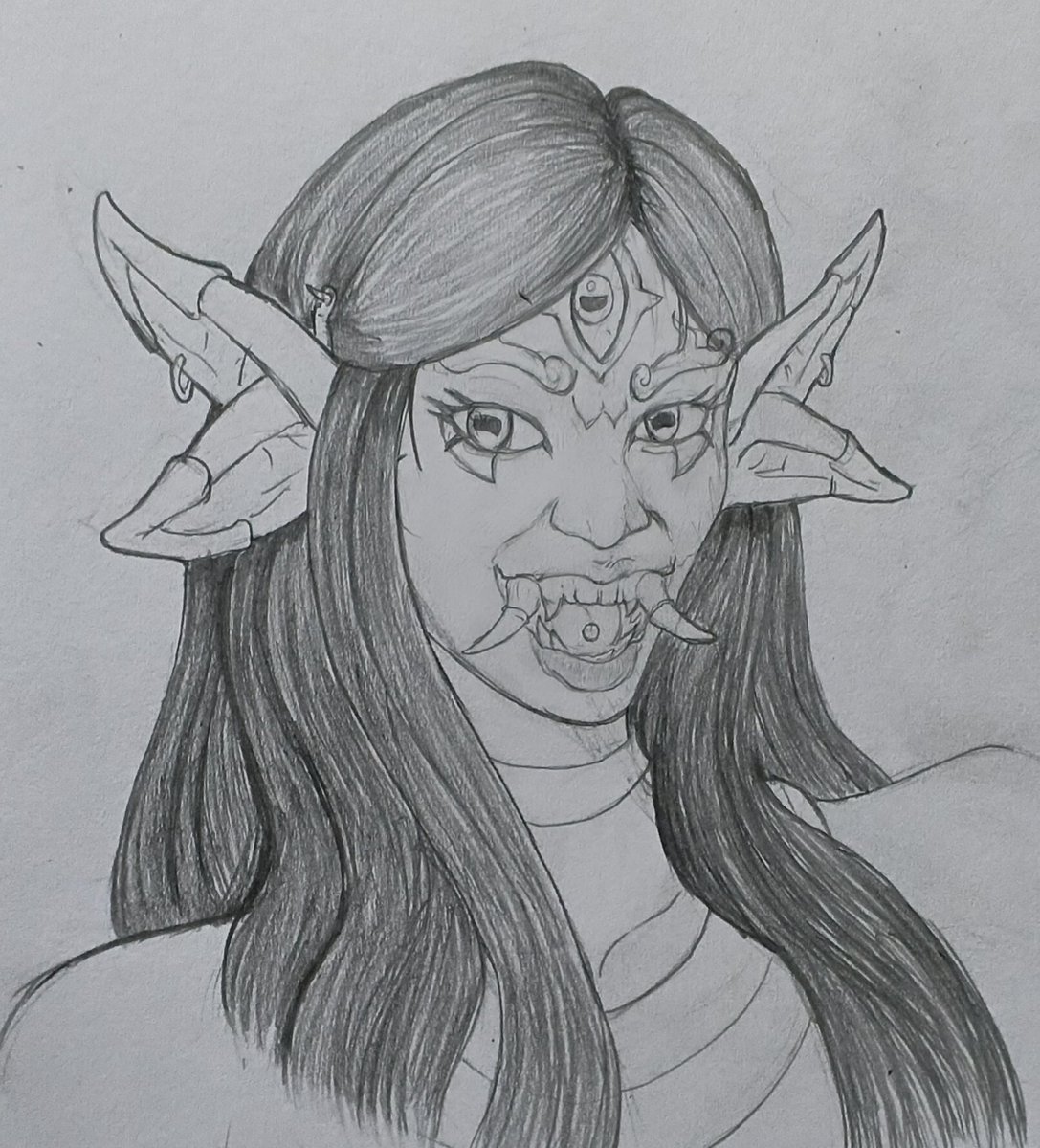 Bueno después de un rato ya regrese al dibujo de una manera más constante,acá haciendo una de las razas de mundo de fantasía,es morena como me gustan