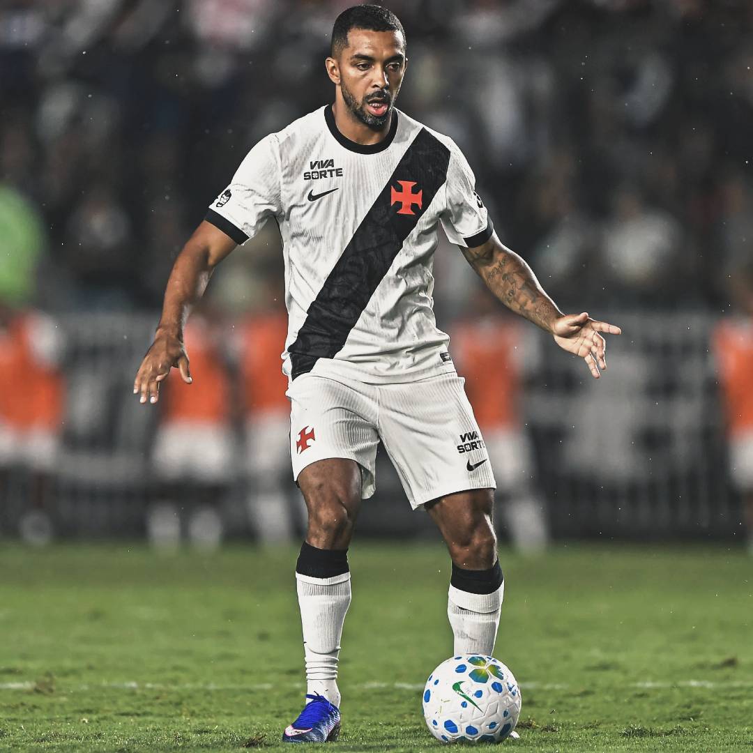 R10 Score tweet media