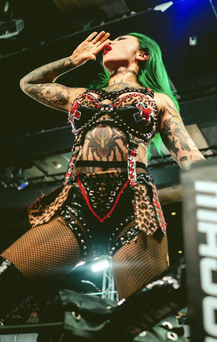 ѕPΔČ€ 𝐐𝐔𝒆έℕ 👽🛸 tweet media