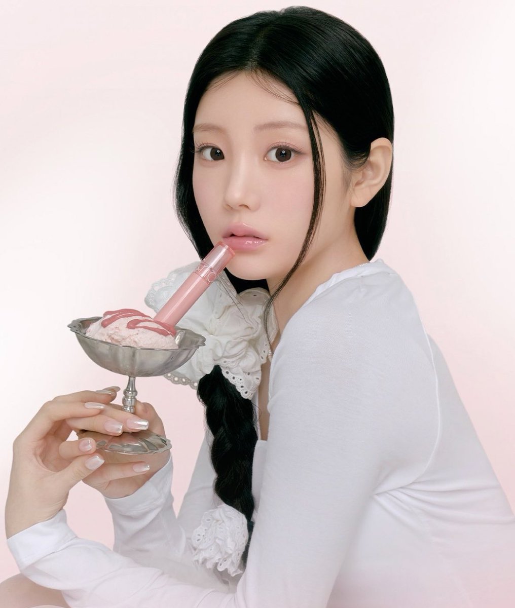 ILLIT BASE tweet media