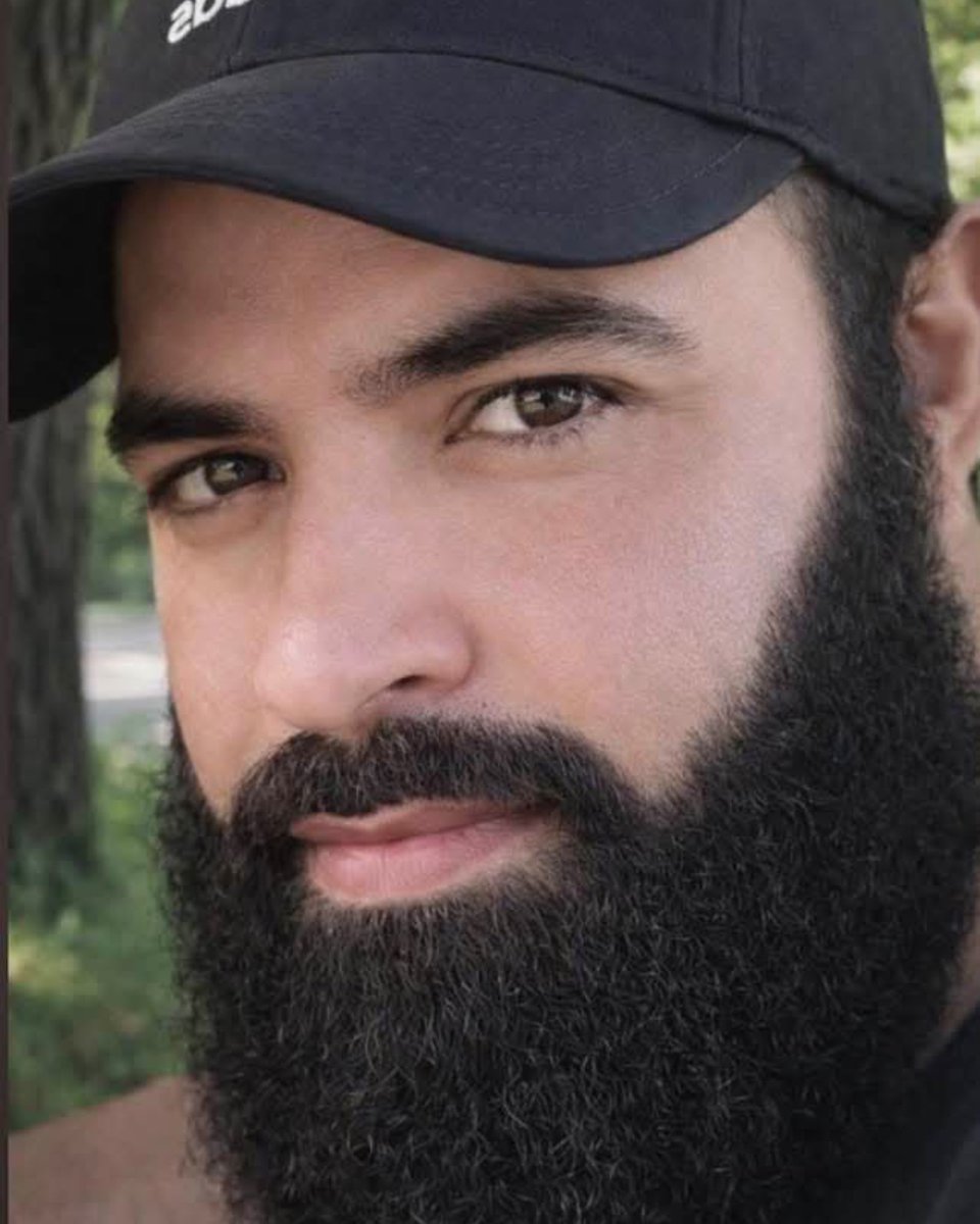 Ahmedpak378456's tweet image. #BREAKING: 
Suspect identified as Ayman Ghazaleh in vehicle ramming and shooting attack on Temple Israel synagogue in West Bloomfield, Michigan today. 

Ghazaleh crashed an explosives-laden truck into the building, opened fire, and was fatally shot by synagogue security; one