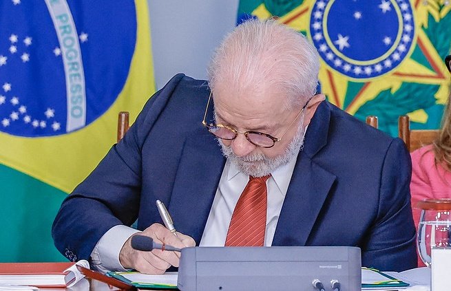 🚨 URGENTE: governo Lula edital MP que fixa multa de até 1 bilhão para postos que aumentarem preços de combustíveis sem justificativa!