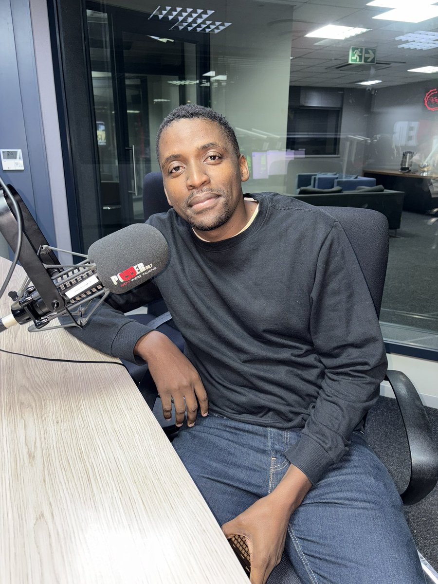 Powerfm987's tweet image. [ON AIR] in conversation with with deep breath.

@KI_Mkhari is joined by artist, Thato Motsepe.

#POWERZone
