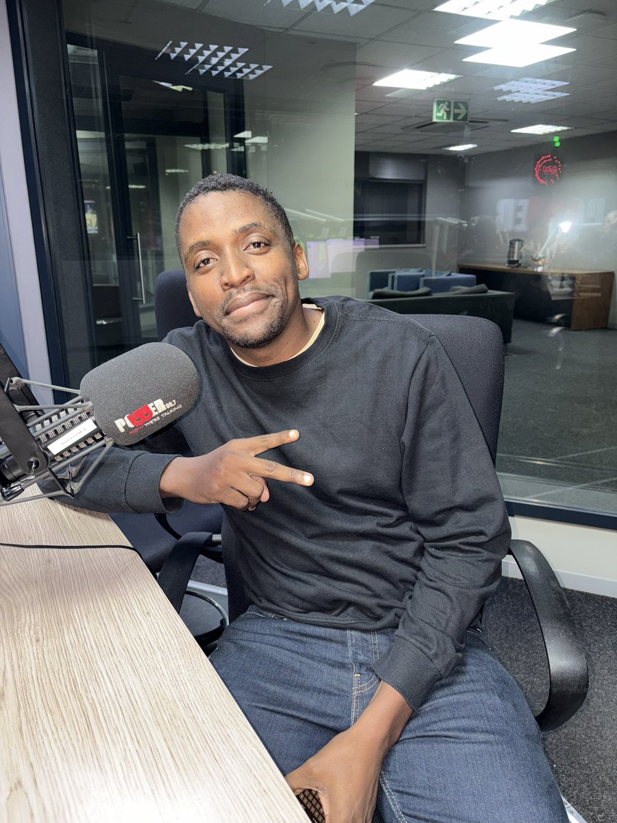 Powerfm987's tweet image. [ON AIR] in conversation with with deep breath.

@KI_Mkhari is joined by artist, Thato Motsepe.

#POWERZone