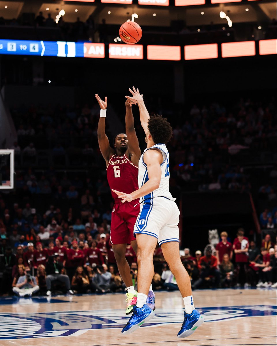 FSUHoops's tweet image. McCray V BANGS a 3️⃣ in transition and Duke wants a timeout! 🍢

#Connected