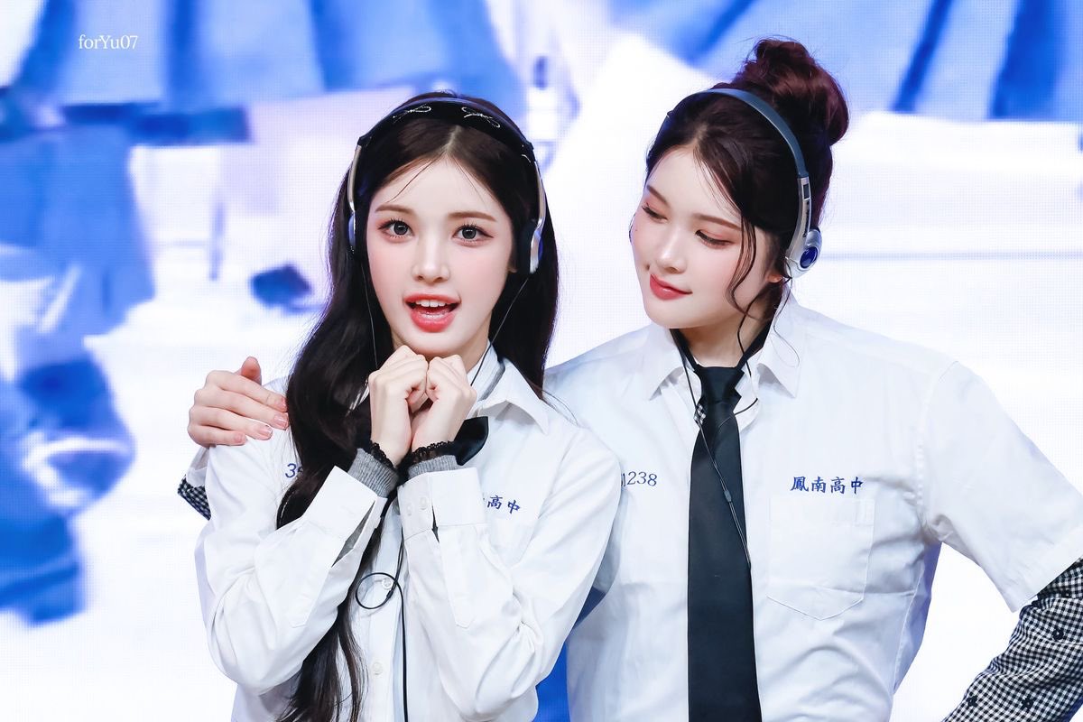 fansign Hanaz might be my new favorite genre because their visual chemistry as a couple enhances by 100%