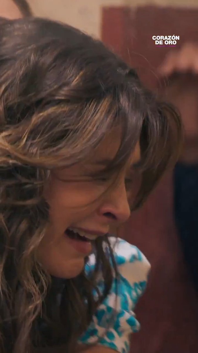 RocketGirl_W's tweet image. Yo creo que hoy nos emborrachamos, creo que Luz llorará todo el capítulo 
#Shot 🍷🍷🍷#CorazonDeOro 
#TeamCatalina