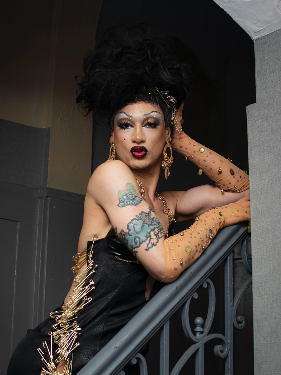 Drag Base tweet media