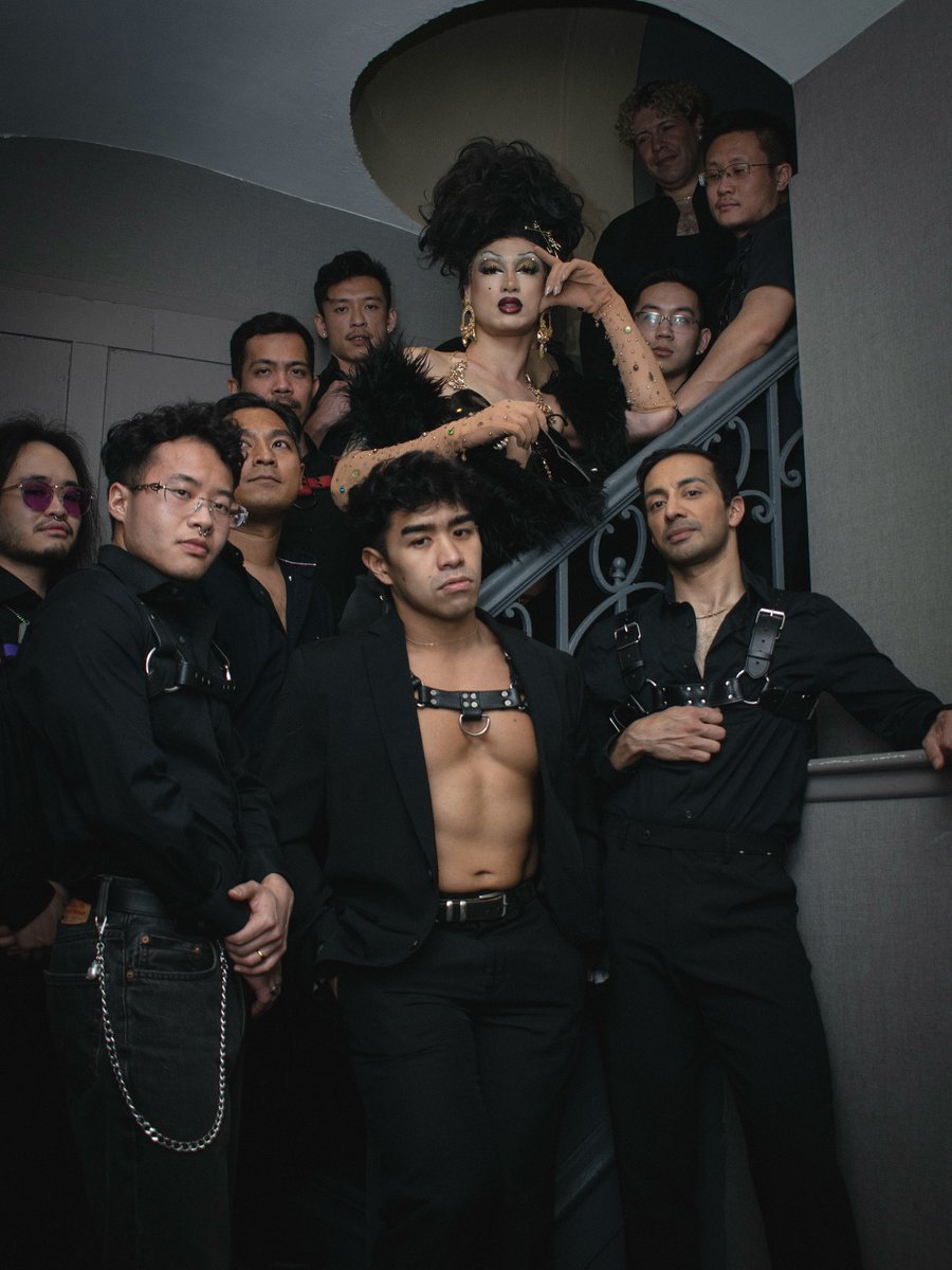 Drag Base tweet media