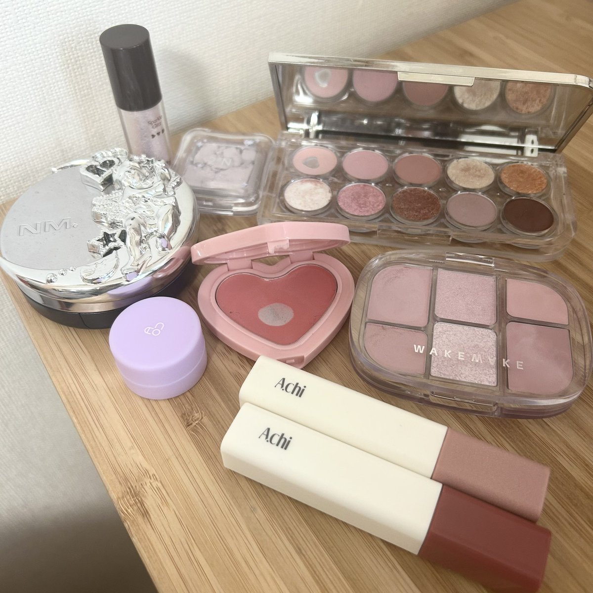 昨日届いたパレットでラベンダーメイク🪽瞼が乾燥しすぎて色が乗らなかったのでまたリベンジする予定😞 #motd