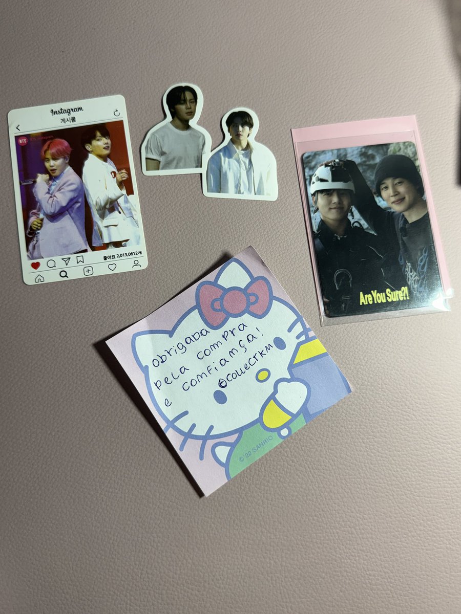 PobresMadu's tweet photo. Fb positivo para @collectkm, mandou vídeo do card, enviou rápido e o pedido chegou sem avarias, obgg! https://t.co/UlJizjuGHz