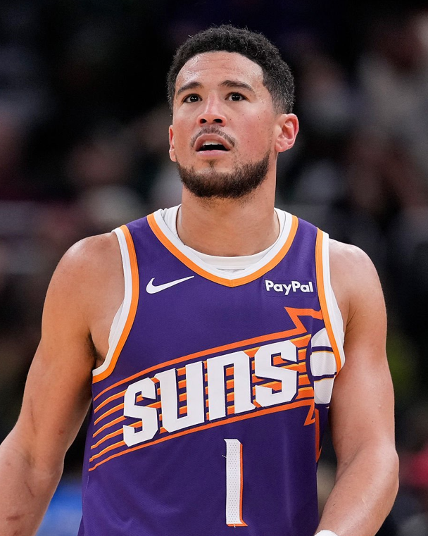 50NuancesDeNBA's tweet photo. DEVIN BOOKER CE SOIR :

43 POINTS À 45%
11/11 FT 🫡
7 REBONDS
5 ASSISTS
LA WIN DANS L'INDIANA ✅
SEASON-HIGH AU SCORING ✅
TALENT, ÉLÉGANCE, POIGNET 🍿✅
16ᵉ MATCH À 30+PTS CETTE SAISON ✅

JALEN GREEN (36 PTS) AU SOUTIEN (ET TRÈS, TRÈS BON) 👏...LES SUNS SONT EN [39W-27L] 🌵