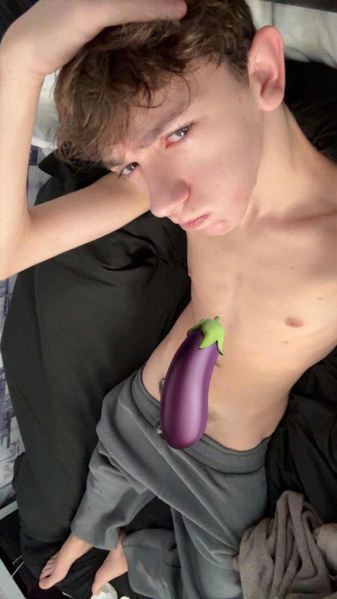 mazon_twink's tweet photo. Wanna see under the emoji sub to my OF :) 🥵🙈 xx

https://t.co/WVFnCPh9oB https://t.co/oDKRzD8JHG