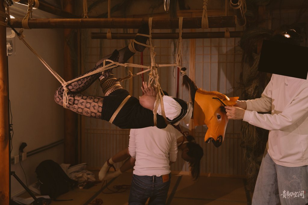 魅32点 tweet media