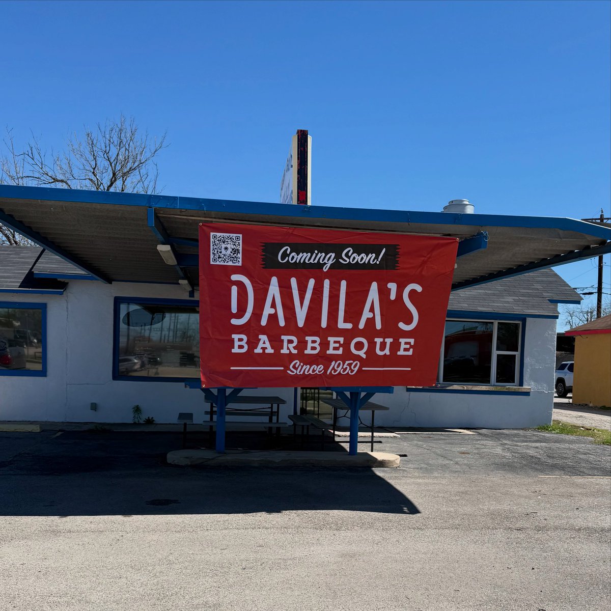 DavilasBBQ's tweet photo. Universal City, Texas!

#DavilasBBQ #UniversalCity #TejanoBBQ #StillSmoking #Since1959 https://t.co/V2gWGoDIaR