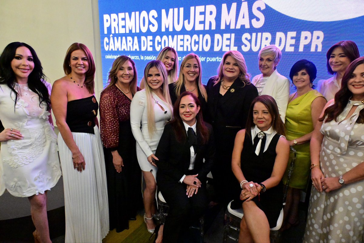 Honrada de estar presente en los “Premios Mujer Más de la Cámara de Comercio del Sur de Puerto Rico”, donde se reconocieron diez mujeres destacadas por su liderazgo, visión y aportación al desarrollo empresarial de nuestra isla.

Durante el evento también se reconoció a la