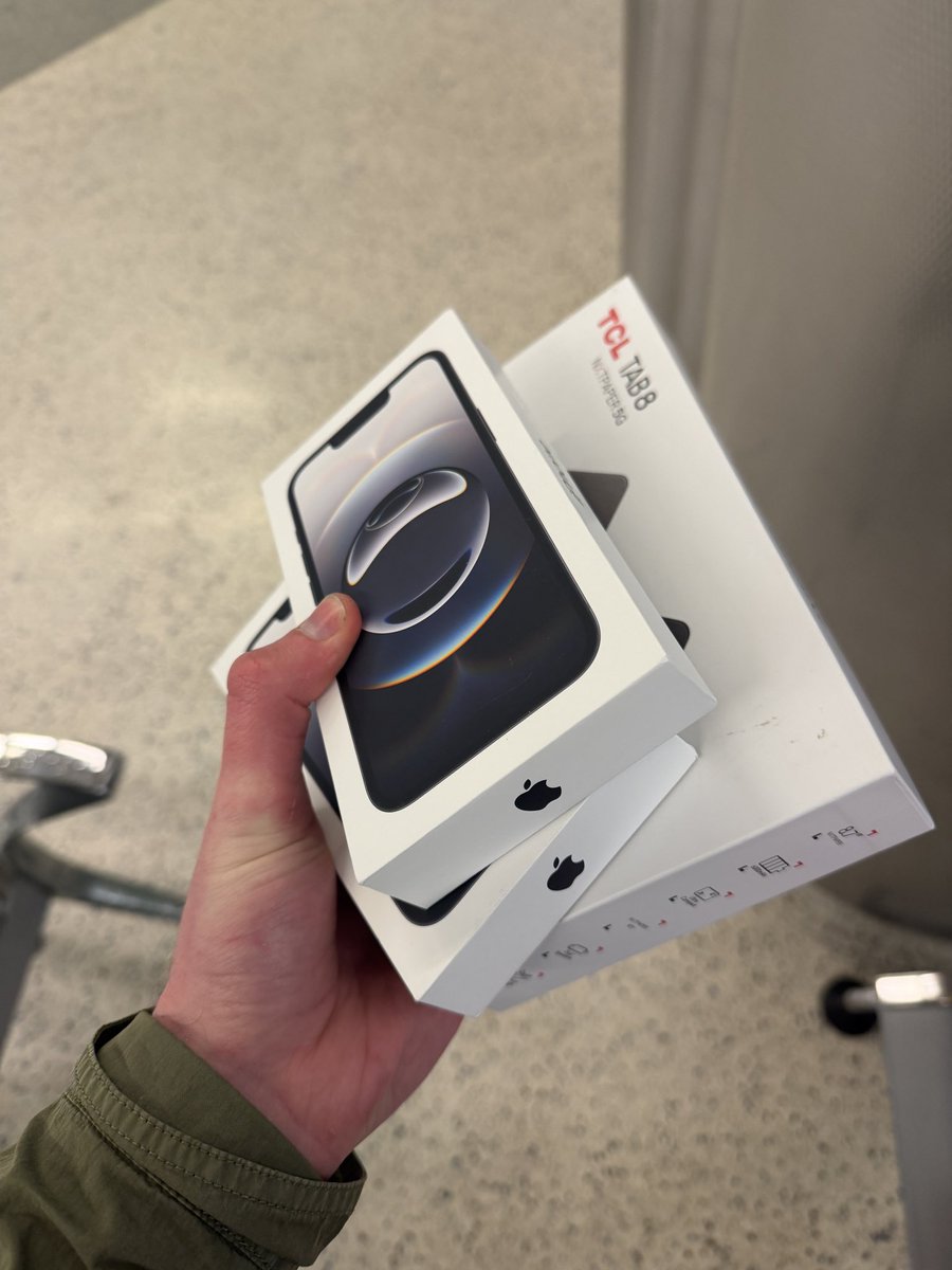 Glitch King 👑 tweet media