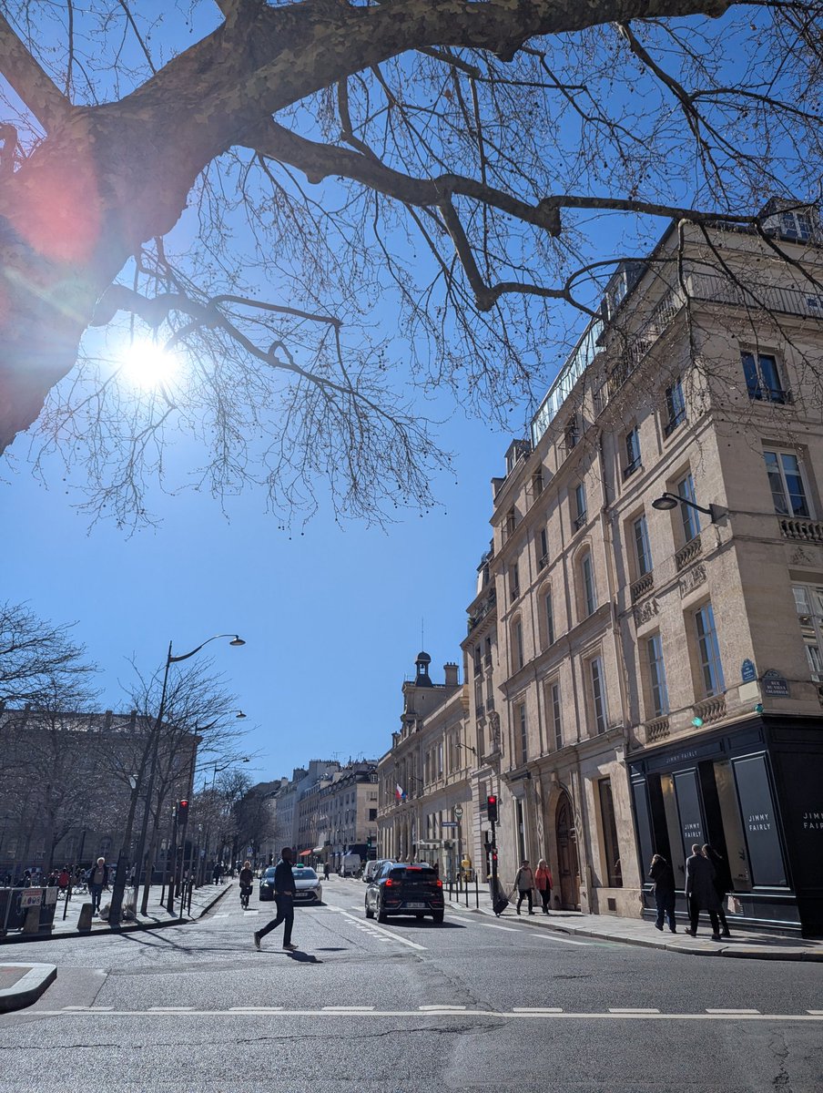 kapi2019SFC's tweet image. おはようございます、パリ🇫🇷🦔🐣
苦痛の🟩バス4時間からの…
大好き常宿に到着！！
最高のエッフェル塔&amp;amp;サクレ・クール寺院どちらもビュー部屋いただきましたヽ(=´▽`=)ﾉ
#パリ🇫🇷
#2026年2月欧州ぐるぐる旅🌀振り返り