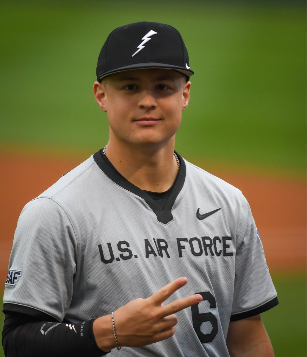 Cut4Photography's tweet photo. Nothing but respect. 🫡   🇺🇸 

#AFBaseball #AirForce #NCAABaseball #USA #Respect https://t.co/MJT3jmwaKC