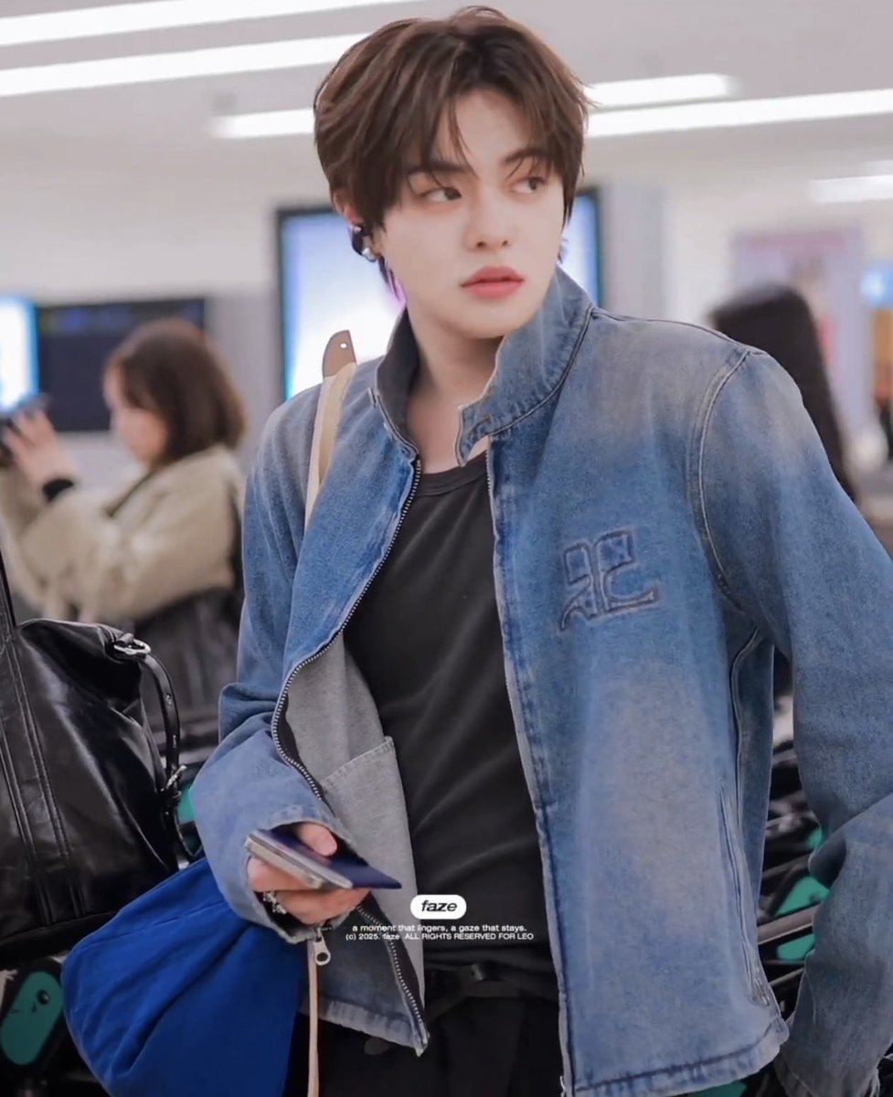 radddlight's tweet image. ‘Move on’, self-composed song by Lee Leo.
The beat is perfectly capture the raw emotion, truly feel the sadness through its melody.
And the way Leo showcased his vocal technique is incredibly impressive.

@wakeone_offcl @ALD1staff @ALD1_official #LEEEO