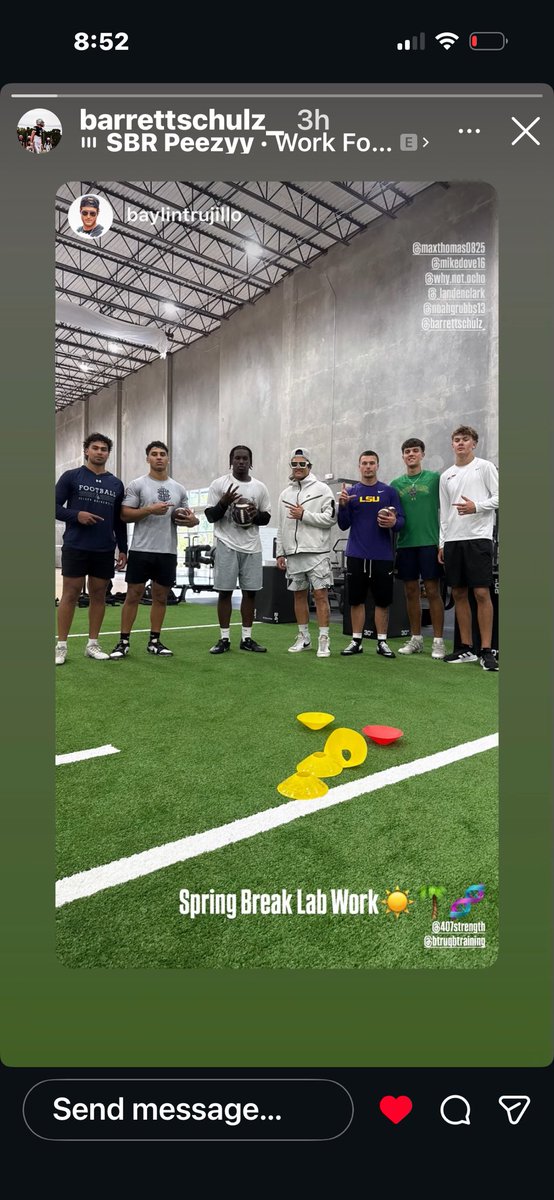 kellyjschulz's tweet photo. Working out with some of the best! There is no off season! #winning https://t.co/BAWE0lcn99