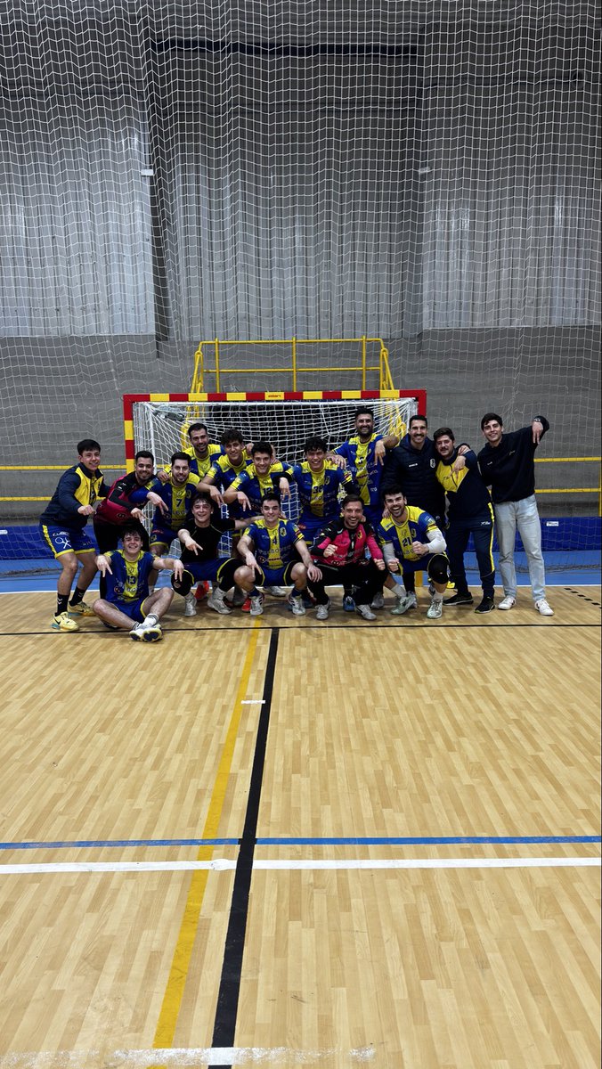 balonmanosalle's tweet photo. Victoria importante contra rival directo, 36-23 de manera abultada y que nos da la permanencia matemática, objetivo conseguido una temporada más y van muchas. A seguir disfrutando de este deporte hasta el último día. Mucho mérito lo de este equipo de colegio! https://t.co/UW1xFBrC7x
