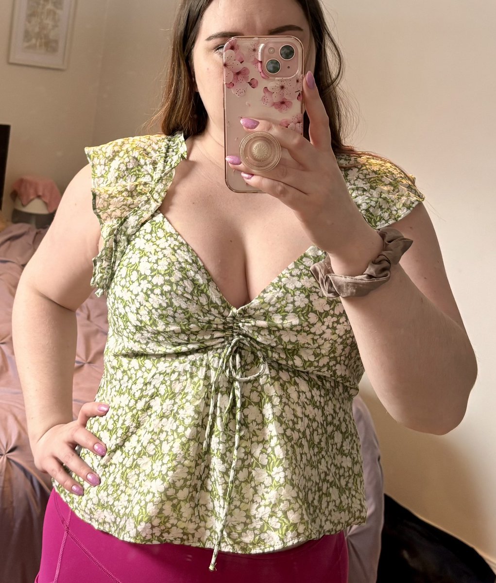 Pink Julie 🌸 tweet media