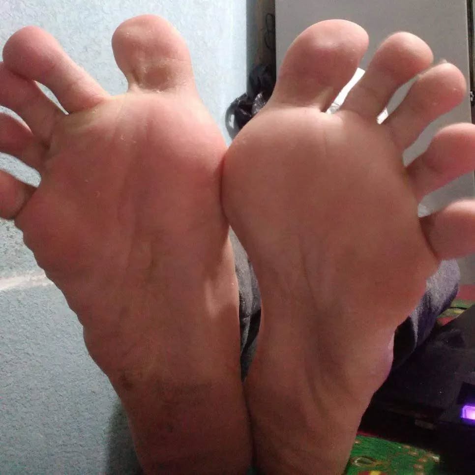 Lezbes21 tweet media