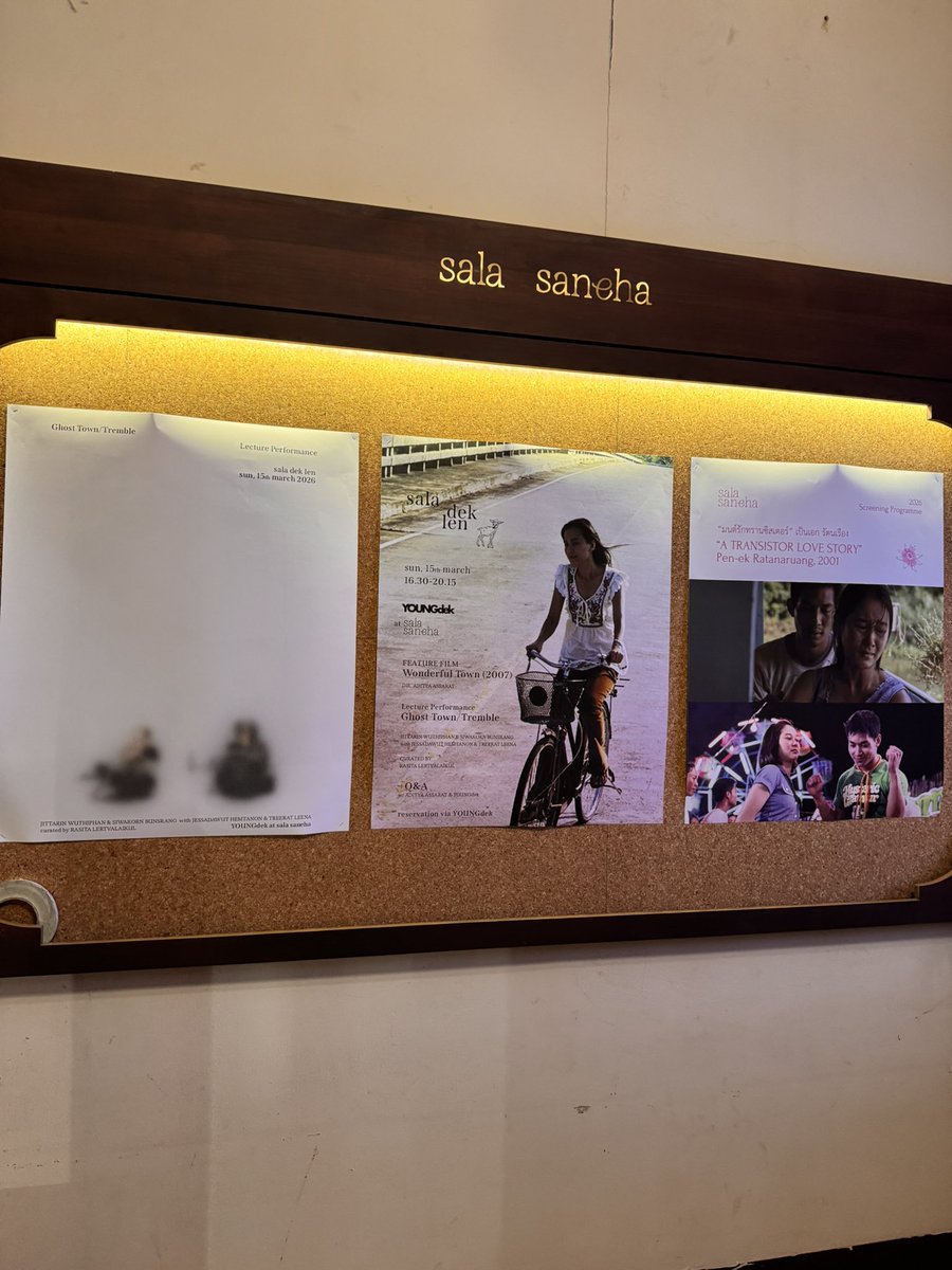 phoebephoebooo's tweet photo. Wine bar, Library, Cinema ที่ Sala Saneha ถนนเดโช
แวะมาดื่มไวน์ เดินดูห้องสมุดที่พี่เจ้าของบอกว่าโฟกัสหนังสือ Southeast Asia และภาพยนตร์ เห็นบอกอาจมีขายด้วยบางเล่ม ไวน์มีให้เลือกเยอะมาก จุก ๆ
วันนี้ยังไม่ได้ดูหนังเลยไม่มีรูปโรง https://t.co/cdn8dAevnF
