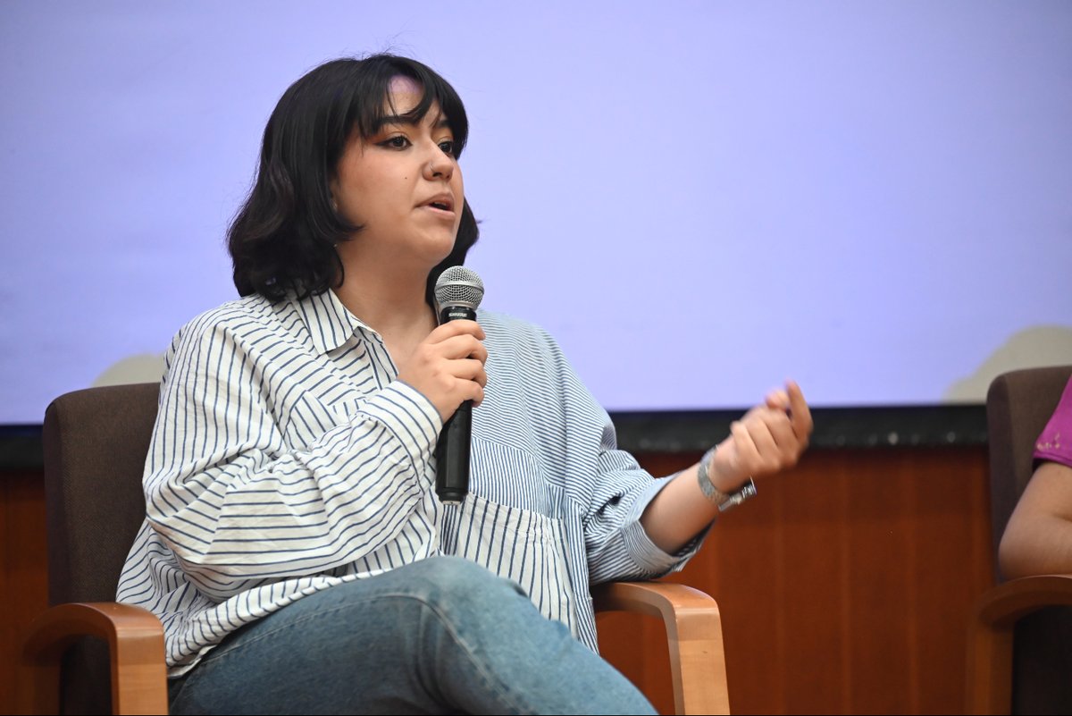 filos_unam's tweet photo. 🎬💜 Esta tarde se llevó a cabo #EnFilos la proyección de la película Llamarse Olimpia, dirigida por Indira Cato, en el marco de las actividades por el #8M.

Al finalizar, se realizó un conversatorio con la participación de Jazmin Cato Sosa, Andrea Pérez Su, Laura Miranda, Camila González y Jessica Morales, generando un espacio de diálogo y reflexión en torno a la memoria, la resistencia y las luchas de las mujeres. 💜📚