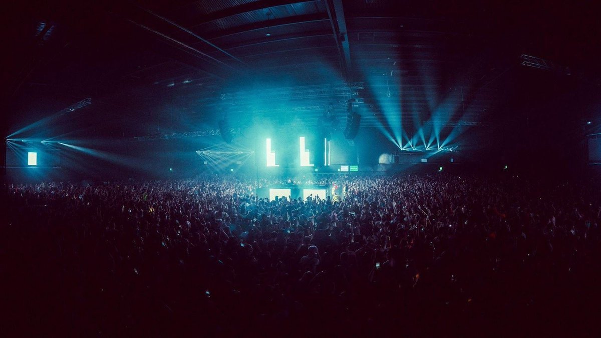 [ smhash | sm# ] tweet media