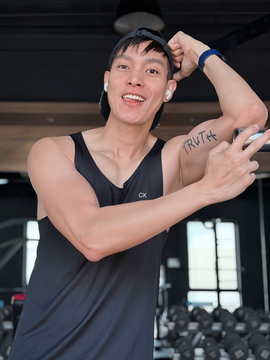 😉 TGIF…Thx god ขอให้เป็นวันที่ดีของทุกคนนะ ศุกร์แล้วสุขกันได้ 

#สุขภาพดีเริ่มต้นจากการกิน #ชีวิตดีๆที่เลือกเองได้ #ฟิตกับบัส