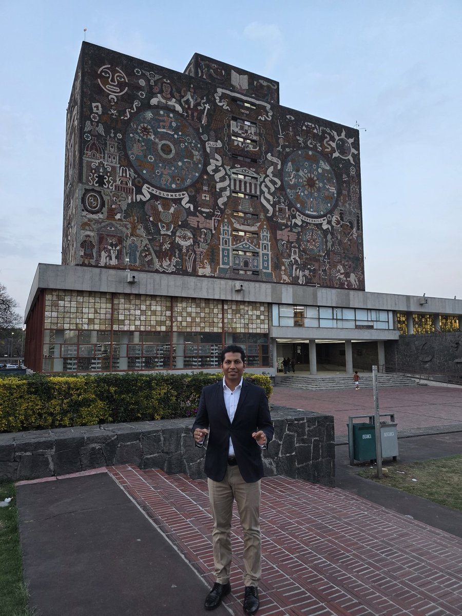 ChristianVVera's tweet photo. El día de hoy me encuentro en la #MaximaCasaDeEstudios la Universidad Autónoma de México #UNAM.
En estos últimos días he leído y escuchado la frase "Malditos aquellos que con sus palabras defienden al pueblo y con sus hechos lo traicionan" y la otra frase "Traidores a la patria" https://t.co/XiNH0u8iqQ
