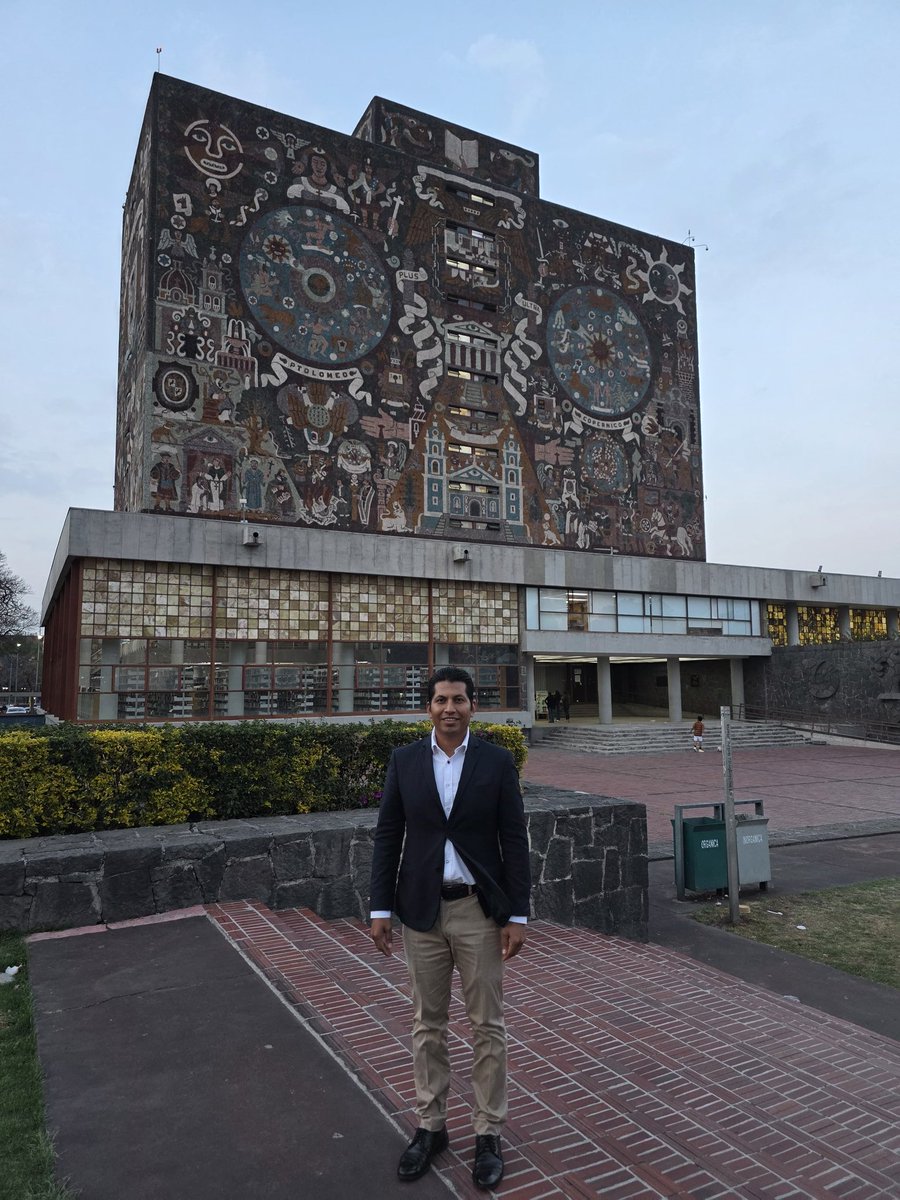 ChristianVVera's tweet photo. El día de hoy me encuentro en la #MaximaCasaDeEstudios la Universidad Autónoma de México #UNAM.
En estos últimos días he leído y escuchado la frase "Malditos aquellos que con sus palabras defienden al pueblo y con sus hechos lo traicionan" y la otra frase "Traidores a la patria" https://t.co/XiNH0u8iqQ