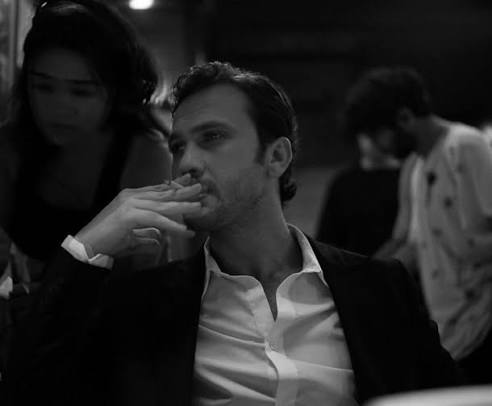 Ölü Yaşar rolünü Aras Bulut İynemli oynamalıydı🧎🏽‍♀️ İki aslan Nisan'ın kalbi için savaşıyor❤️‍🔥

#eşrefrüya