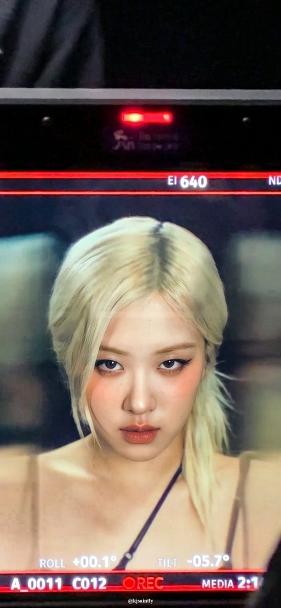 ☆ #ROSÉ LOCKSCREEN WALLPAPERS

 —⟢ (4K) extended | 'GO' MV SHOOT BEHIND
—⟢ #PARKROSÉ #로제 #박채영 #BLACKPINK